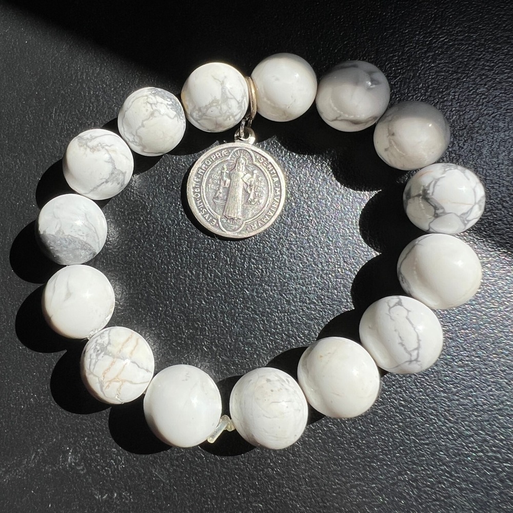 Vintage Saint Benedict Howlite Beads Bracelet Silver Tone Religious‎ Metal